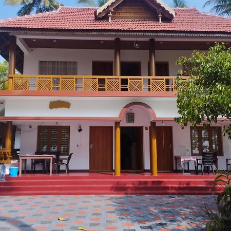 Marari Anna Beach Villa Марарикулам Экстерьер фото
