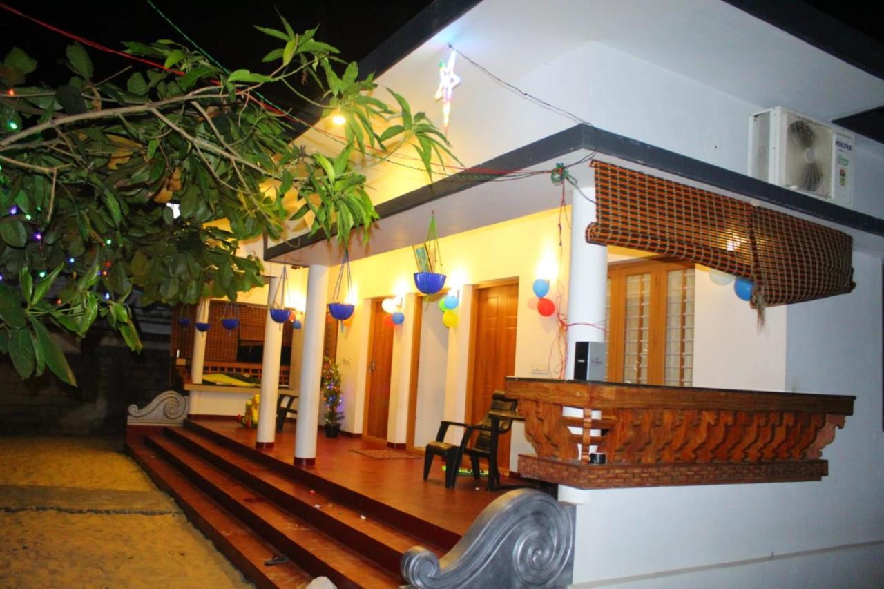 Marari Anna Beach Villa Марарикулам Экстерьер фото