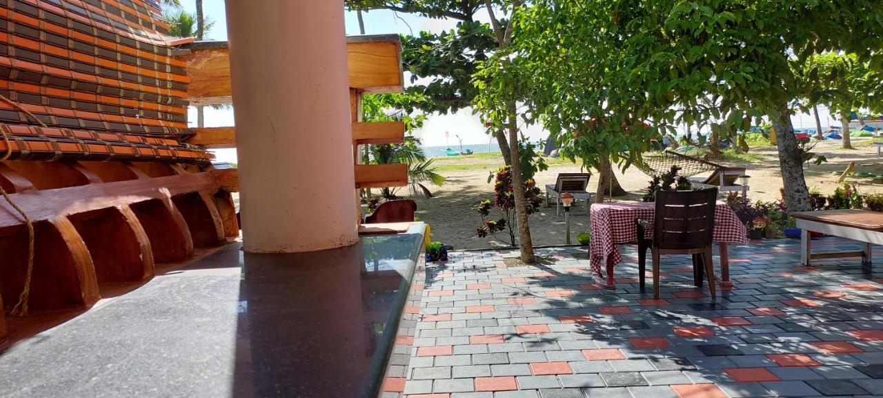 Marari Anna Beach Villa Марарикулам Экстерьер фото