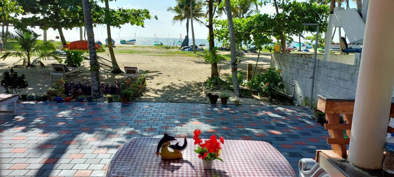 Marari Anna Beach Villa Марарикулам Экстерьер фото