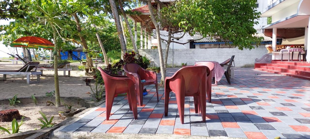 Marari Anna Beach Villa Марарикулам Экстерьер фото
